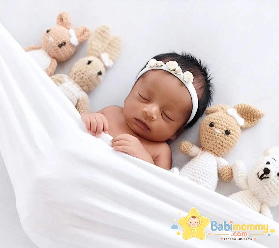 Newborn Photo Props: 15 Sweet Ideas for Beautiful Baby Pictures